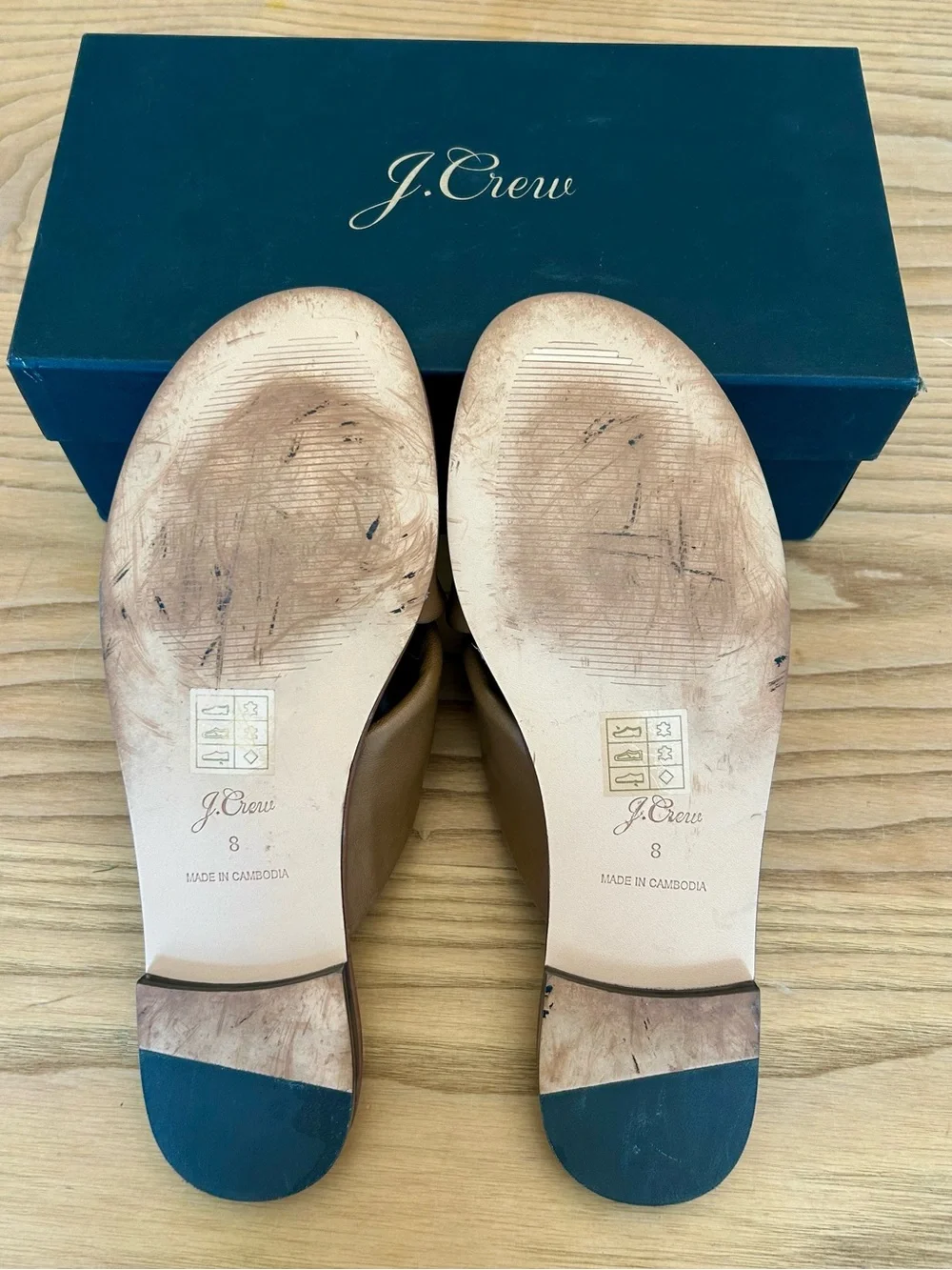 J. Crew Menorca padded cross-strap sandals in leather. Size 8.